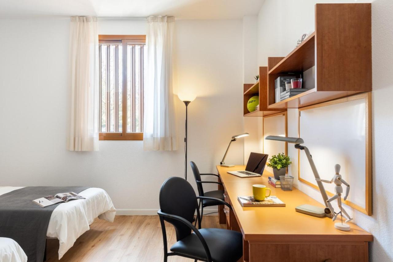 Micampus Upo Celestino Mutis Student Residence Sevilla Exterior foto